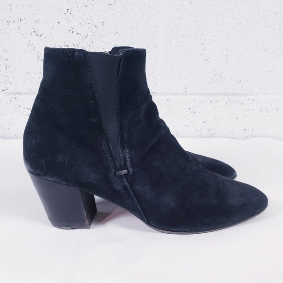 Aquatalia Faylynn Weatherproof Black Suede Chelsea Ankle Bootie. Size 8.5 - Picture 1 of 10